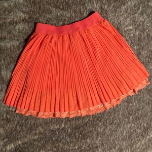 Cute boutique mini skirt!